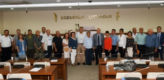 Karabağlar Belediyesi'nin Düzenlediği Bölgesel Muhtarlar Toplantısı Devam Ediyor