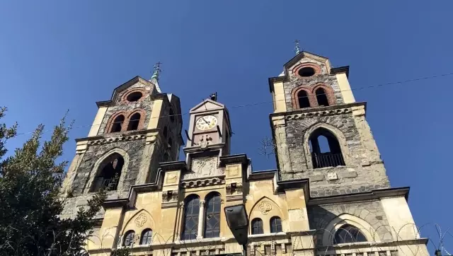 İstanbul'da polisi alarma geçiren olay: Çocukların attığı şişe kiliseye düşünce ortalık karıştı