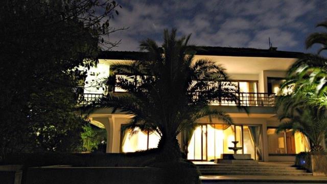 Ünlü iş insanı Abdullah Taşkın lüks siteyi karıştırdı! Balkona çıkıp 3 şarjör boşalttı Ünlü iş insanı Abdullah Taşkın lüks siteyi karıştırdı! Balkona çıkıp 3 şarjör boşalttı