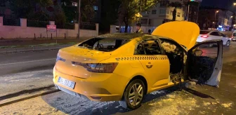 Bahçelievler'de ticari taksi alev alev yandı