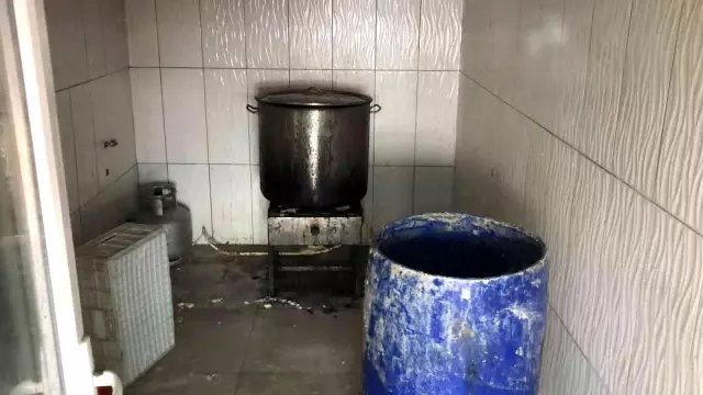 Et işleme tesisine şok baskın...Görüntüler 'pes' dedirtti...