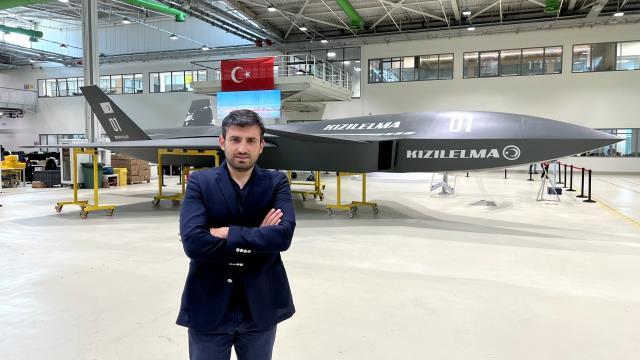 Selçuk Bayraktar, insansız savaş uçağı Kızılelma'nın boyalı halini ilk kez paylaştı Selçuk Bayraktar, insansız savaş uçağı Kızılelma'nın boyalı halini ilk kez paylaştı