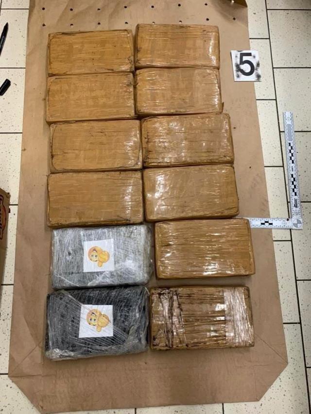 Çek polisi muz sevkiyatında 840 kilogram kokain ele geçirdi