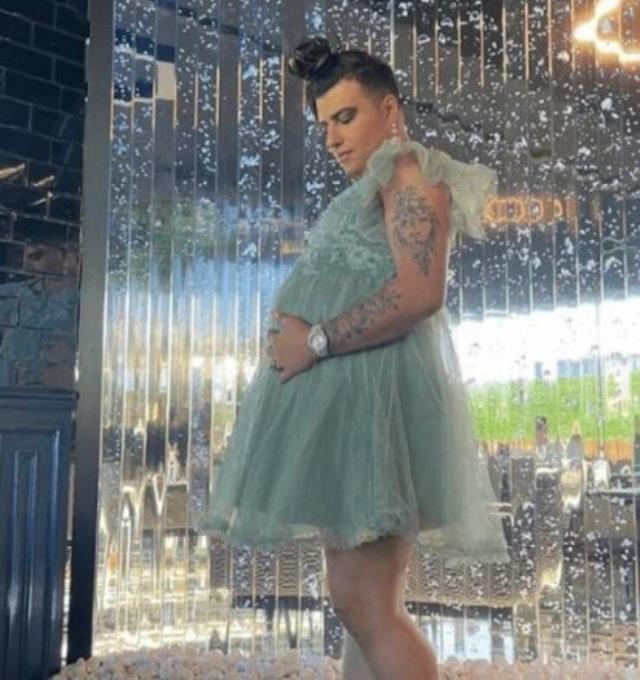 Doğum videosuyla tepki çeken Mükremin Gezgin, bütün suçu takipçilerine attı: Beni zirveye çıkardınız, tepki gösterseydiniz yapmazdım Doğum videosuyla tepki çeken Mükremin Gezgin, bütün suçu takipçilerine attı: Beni zirveye çıkardınız, tepki gösterseydiniz yapmazdım