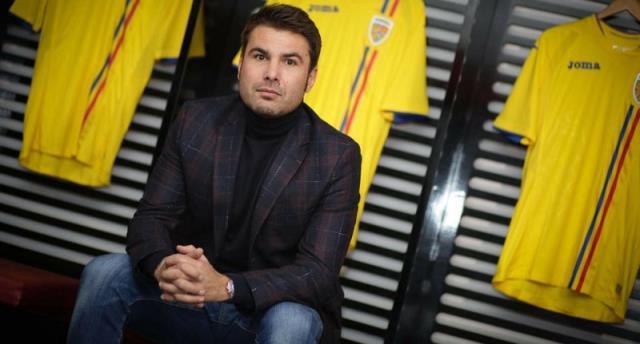 57 yaşındaki Hagi ağızları açık bıraktı! Herkes, Mutu'nun jübile maçındaki asistini konuşuyor