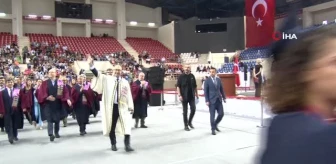 Anadolu Üniversitesi'nde mezuniyet sevinci