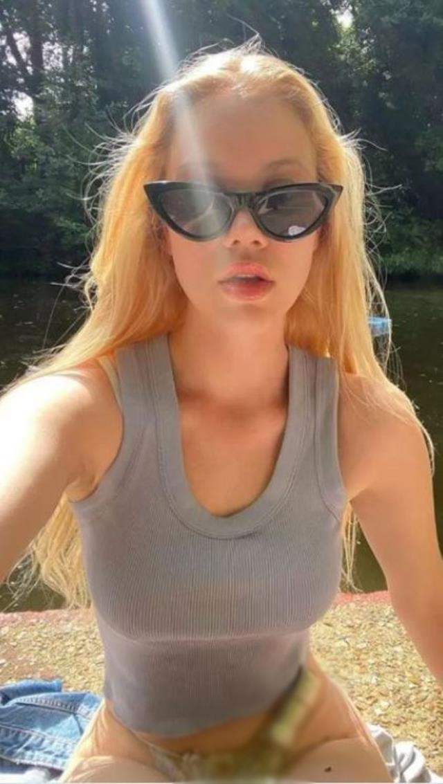 Serel Yereli'den kafa karıştıran poz! Görenler altında iç çamaşırı yok zannetti Serel Yereli'den kafa karıştıran poz! Görenler altında iç çamaşırı yok zannetti