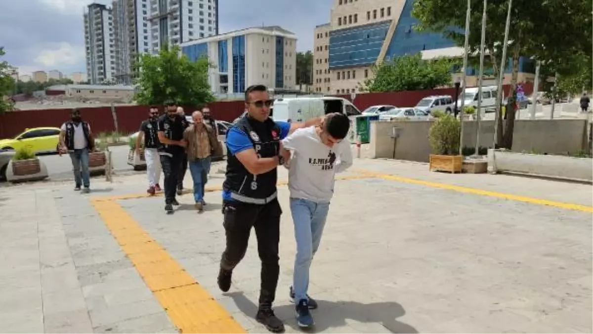 Elazığ'da uyuşturucu operasyonu: 3 tutuklama