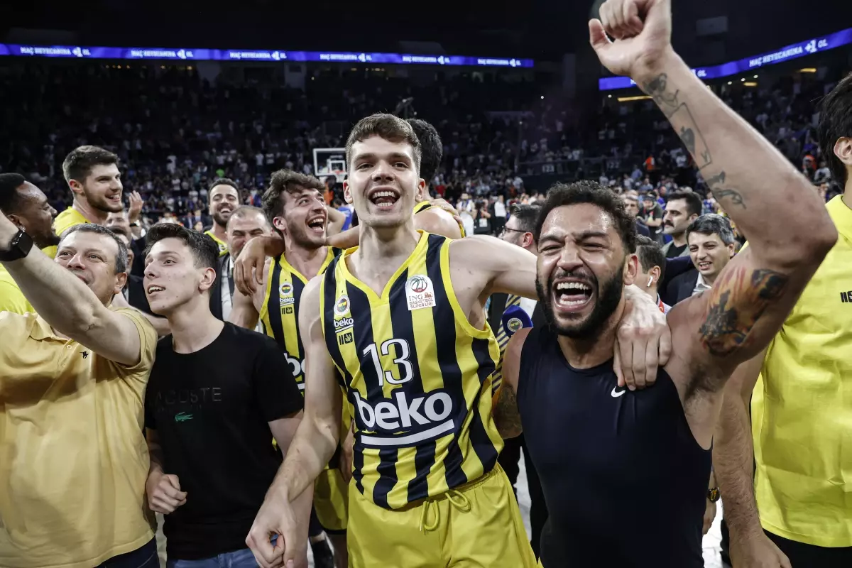 Fenerbahçe Beko, Basketbol Süper Ligi'nde 4 yıl sonra şampiyonluğa ulaştı
