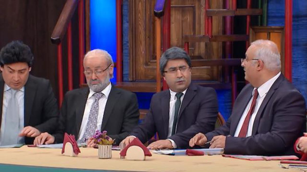 Güldür Güldür Show 6'lı masa izle! Güldür Güldür 6'lı masa skeci!