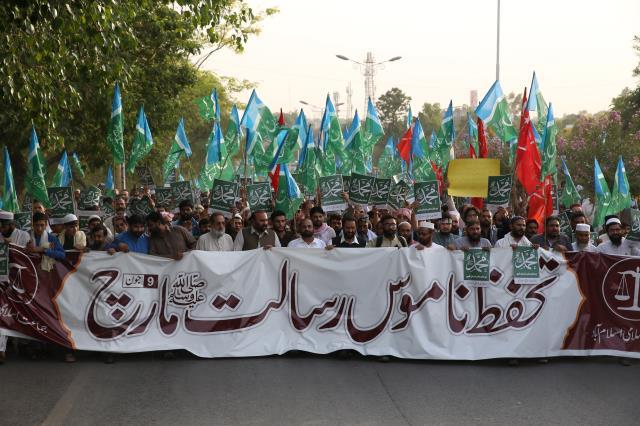 Hz. Muhammed'e hakaretlerin protesto edildiği Hindistan'da 300 kişi tutuklandı