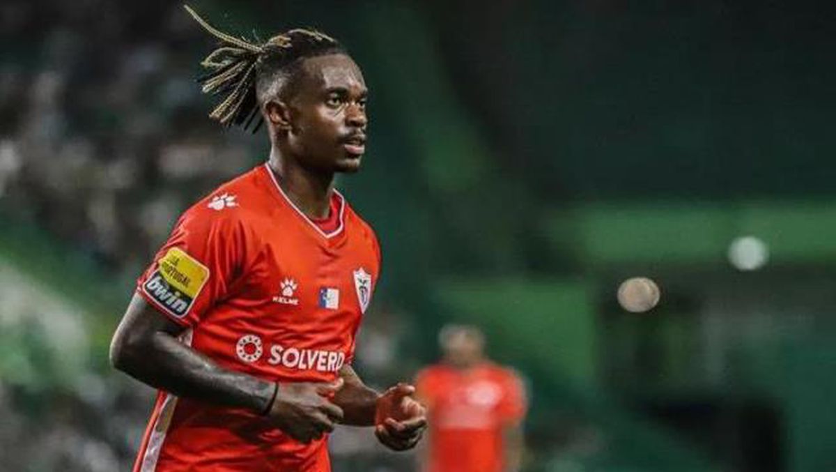 Lincoln Henrique kimdir? FB'nin yeni transferi Lincoln kimdir, kaç yaşında, nereli, hangi mevkide oynuyor, forma numarası ne, hangi takımlarda oynadı?