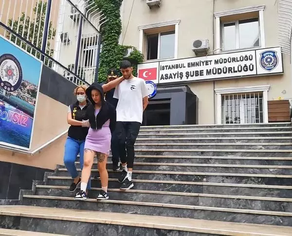 İranlı iş insanının evinden 500 bin liralık altın çalan mini etekli hırsız, bacağındaki dövmesinden yakalandı