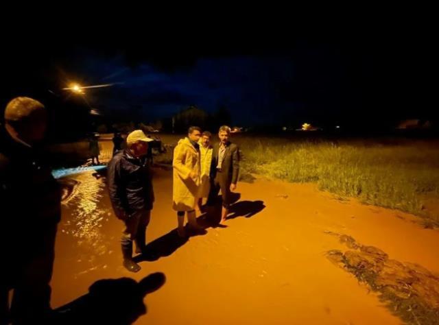 Sağanak yağışlar birçok kentte hayatı felç etti! Ankara'da 3 kişi öldü, Sivas'ın Gemerek ilçesinde okullar tatil edildi