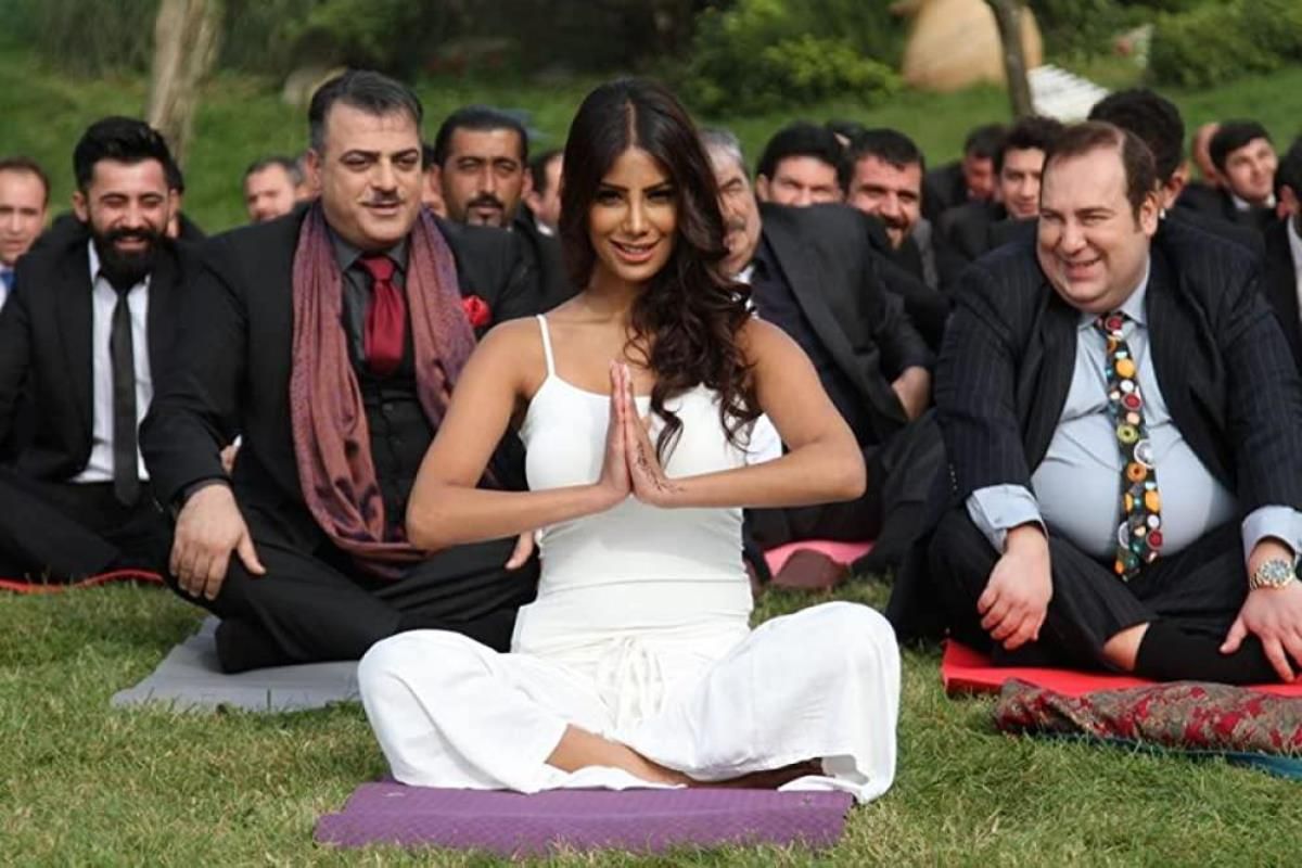 Bir Baba Hindu nerede çekildi? Bir Baba Hindu konusu ne, oyuncuları kimler? Bir Baba Hindu ne zaman, saat kaçta, hangi kanalda?