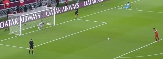 Bir değil iki değil! Dünya dans ederek penaltı kurtaran kaleciyi konuşuyor