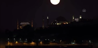 (TIMELAPSE) İstanbul'da 'Süper Ay'