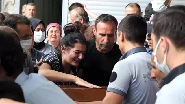 Öldürülüp kuyuya atılan gencin cenazesinde kahreden detay! Son giydiği kıyafetle uğurlandı