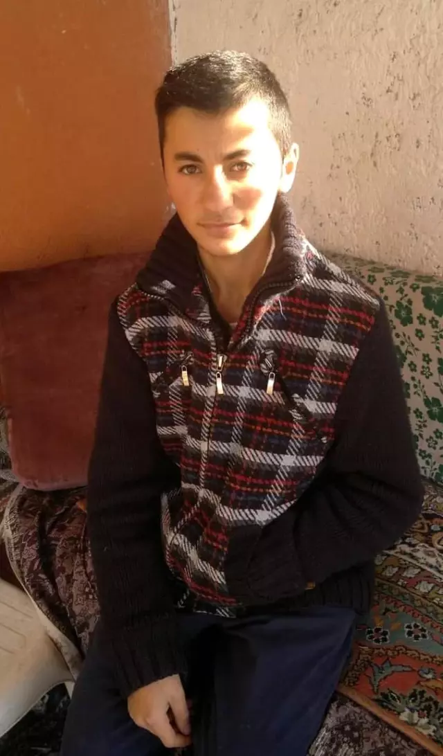 Yük treninin vatandaşa çarptığı feci kaza saniye saniye kameralara yansıdı