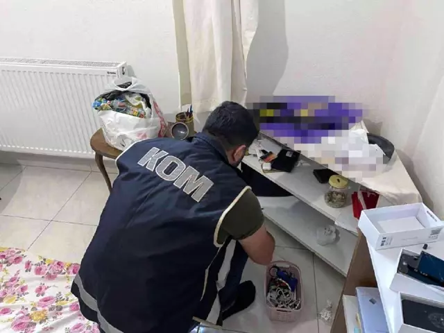 43 ilde gerçekleşen 'Dümen' operasyonunda yeni detaylar! Holding patronu da gözaltında 43 ilde gerçekleşen 'Dümen' operasyonunda yeni detaylar! Holding patronu da gözaltında