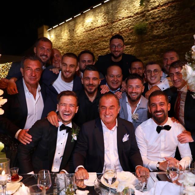 Galatasaraylı Oğulcan Çağlayın'ın düğününde sürpriz isim! Kimse beklemiyordu