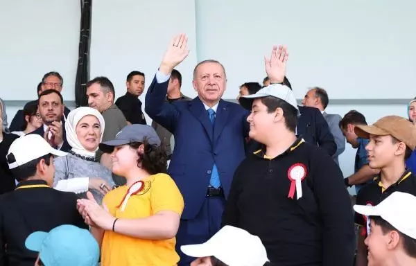 Erdoğan: Hazırladığımız tüm bütçelerde aslan payını daima eğitim öğretime tahsis ettik