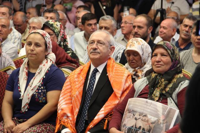 Kılıçdaroğlu'ndan çiftçilere: 'Sizi bu milletin efendisi yapacağım' Kılıçdaroğlu'ndan çiftçilere: 'Sizi bu milletin efendisi yapacağım'