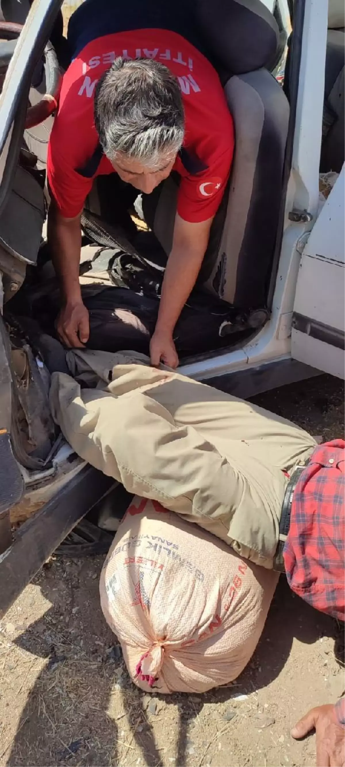 Mardin'de iki otomobil çarpıştı: 4 yaralı