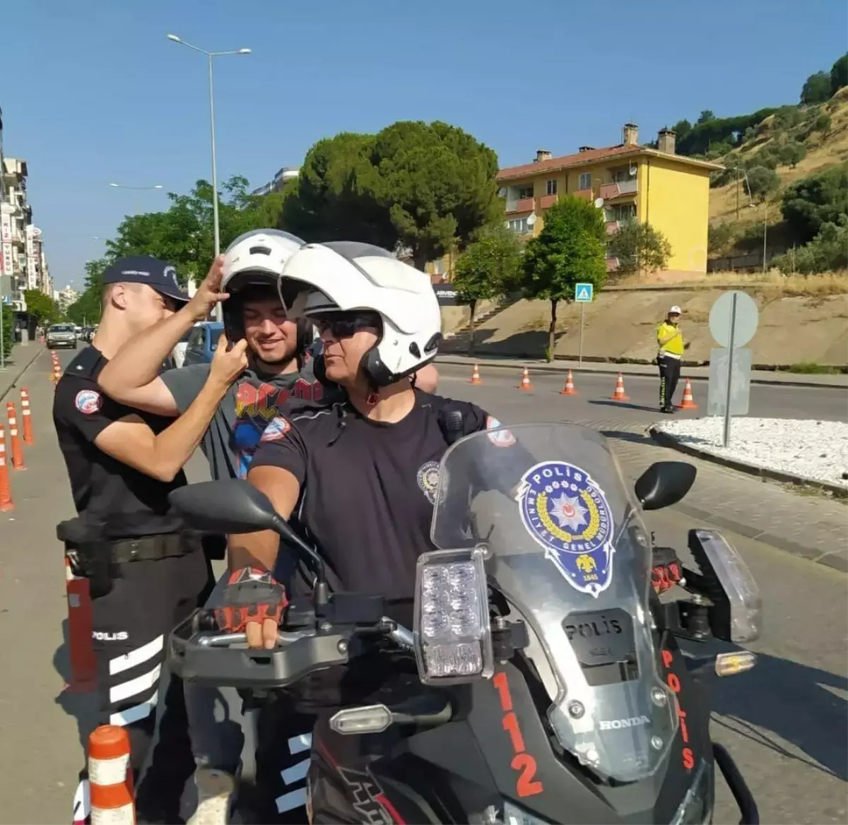 Son dakika: Aydın'da trafik kazası geçiren adayı YKS'ye amcası yetiştirdi