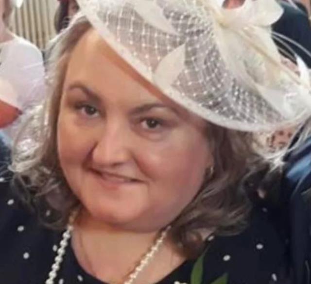 Cenazede tabutu mezara indirilen kadının cesedi kefenden fırladı, 200 kişi dondu kaldı