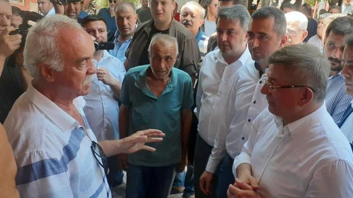 Bir adaylık açıklaması da Davutoğlu'ndan: Adayım ama partiler arası bir mutabakat olursa onu da görüşmeye hazırız