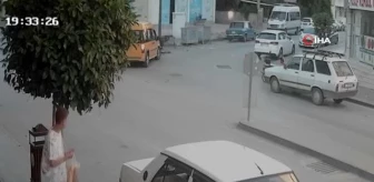 Motosiklet sürücüsü ters yönden yola çıkan ticari taksiye böyle çarptı