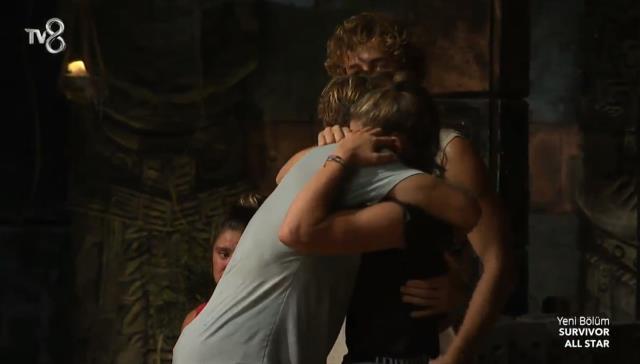 Survivor All Star'a veda eden isim Ogeday oldu, Nisa hıçkıra hıçkıra ağladı Survivor All Star'a veda eden isim Ogeday oldu, Nisa hıçkıra hıçkıra ağladı