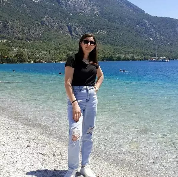 Traktör şarampole yuvarlandı, sürücü Kıymet öldü