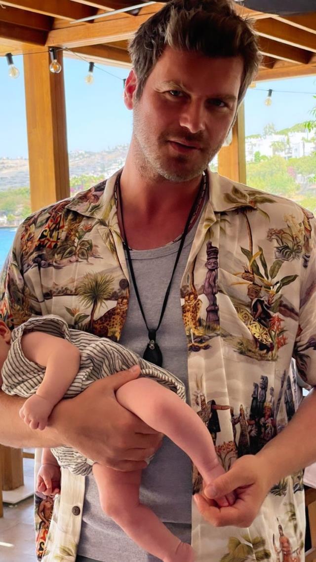 Başak Dizer, Babalar Günü'ne özel Kıvanç Tatlıtuğ ve oğullarının fotoğrafını paylaştı