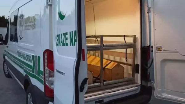 Kardeşi ölünce yatalak kız kardeşi 3 gün boyunca evde aç susuz kaldı