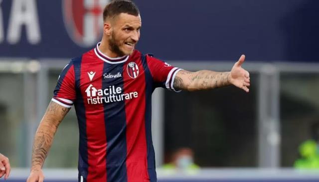 Ahmet Nur Çebi bizzat isimlerini verdi! Beşiktaş dünyaca ünlü golcüler Seferovic ve Arnautovic ile görüşüyor Ahmet Nur Çebi bizzat isimlerini verdi! Beşiktaş dünyaca ünlü golcüler Seferovic ve Arnautovic ile görüşüyor