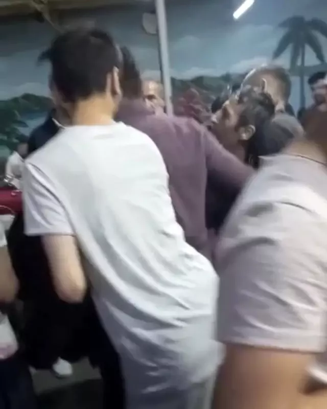 Bursa'da sara nöbeti geçiren adama aldırmadılar, okey oynamaya devam ettiler