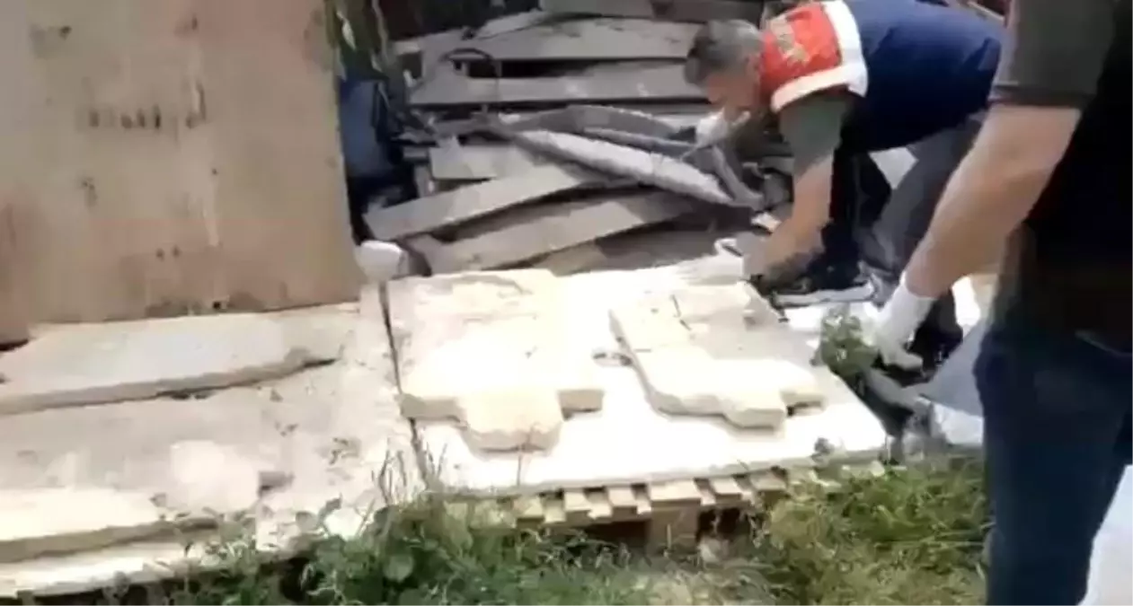 İzinsiz kazı yapan kişi kendisine ait çay ocağında yakalandı