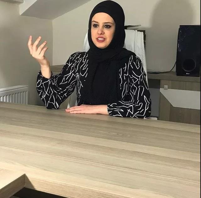 Canlı yayında cin çıkarma seansı yapan Pelin Hürman eleştirilere cevap verdi: Çoğu Allahsız kitapsız Canlı yayında cin çıkarma seansı yapan Pelin Hürman eleştirilere cevap verdi: Çoğu Allahsız kitapsız