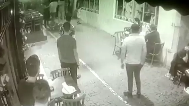 CHP'li Sezgin Tanrıkulu'nun oğlu ve yeğeninin yaralandığı bıçaklı kavga kamerada