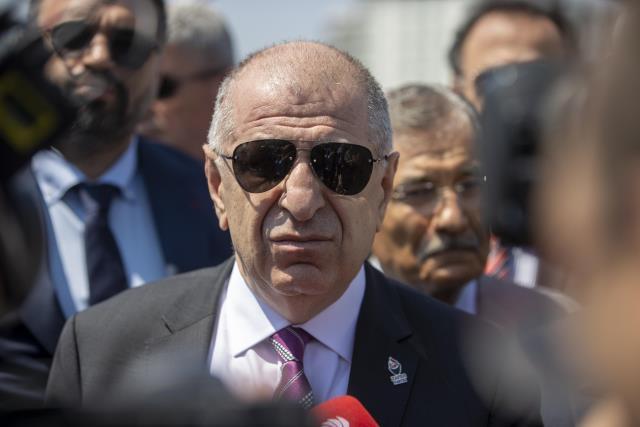 Zafer Partisi Genel Başkanı Özdağ'dan 'yabancılara vatandaşlık' açıklaması Açıklaması Zafer Partisi Genel Başkanı Özdağ'dan 'yabancılara vatandaşlık' açıklaması Açıklaması