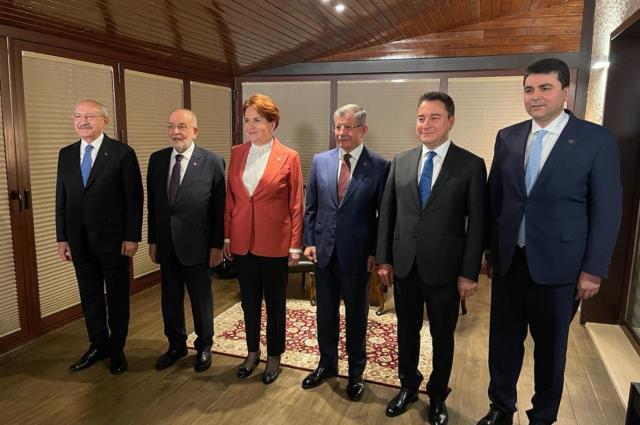 6'lı masadaki isimlerden biri rengini belli etti! İşte DP lideri Gültekin Uysal'ın gönlündeki cumhurbaşkanı adayı 6'lı masadaki isimlerden biri rengini belli etti! İşte DP lideri Gültekin Uysal'ın gönlündeki cumhurbaşkanı adayı