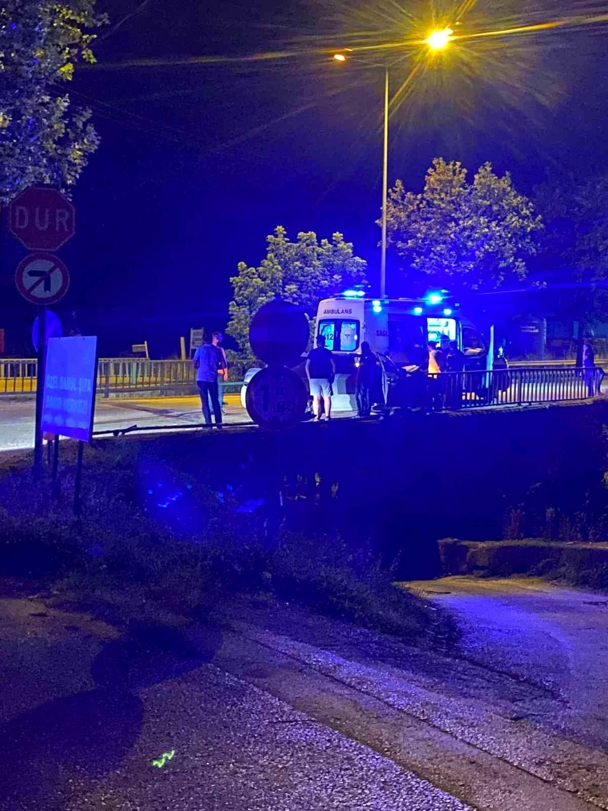 Bursa'da alkollü sürücü demir korkuluklara çarptı: 1 ölü, 1 yaralı