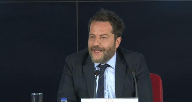 Galatasaray taraftarı sevinçten çılgına dönecek! Erden Timur: Transferler ucuza değil, para verilmesi gereken yerde verilecek Galatasaray taraftarı sevinçten çılgına dönecek! Erden Timur: Transferler ucuza değil, para verilmesi gereken yerde verilecek