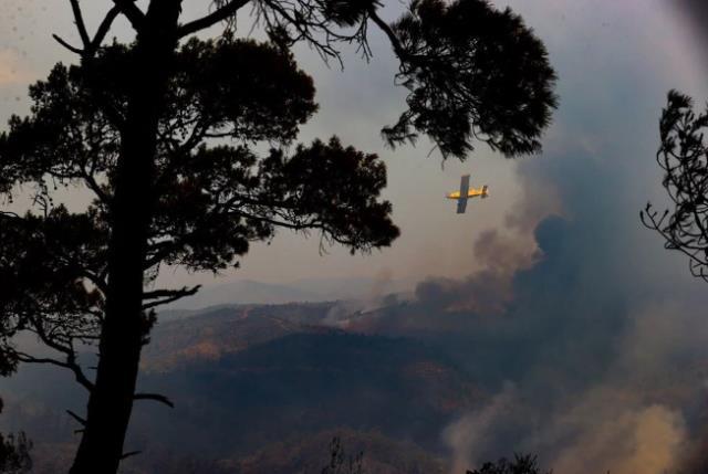 Marmaris yangınında 2. gün! Havadan müdahale 27 helikopter ve 14 uçakla yeniden başladı Marmaris yangınında 2. gün! Havadan müdahale 27 helikopter ve 14 uçakla yeniden başladı