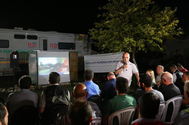 Son dakika haberi | Marmaris'teki orman yangınında 3'üncü gün; alevler 5 noktada ilerliyor (9) Son dakika haberi | Marmaris'teki orman yangınında 3'üncü gün; alevler 5 noktada ilerliyor (9)