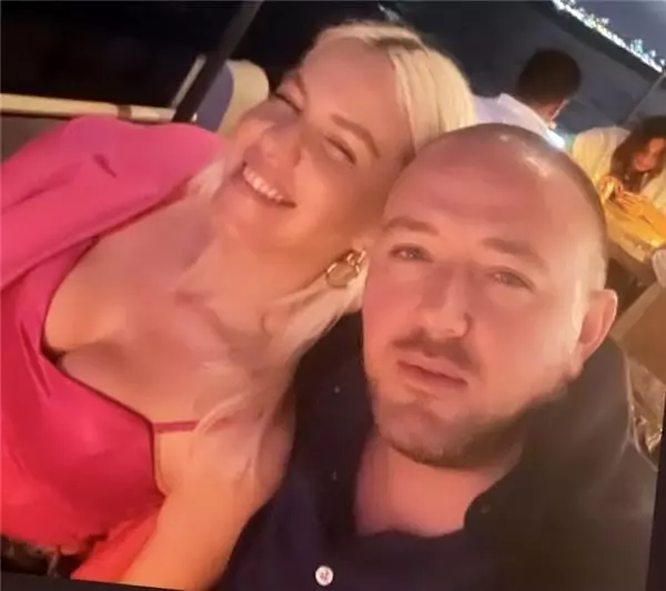 Sürpriz Aşk İddiası! Fotoğrafları Ortaya Çıktı Sürpriz Aşk İddiası! Fotoğrafları Ortaya Çıktı