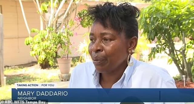 Yatağında uyuyan komşusunu gören kadın donup kaldı! Tatsız karşılaşma feci sonlandı