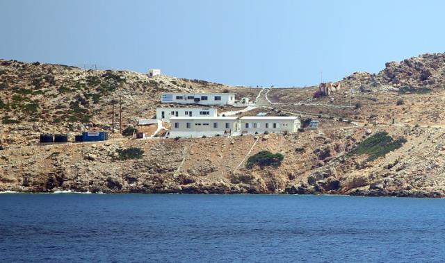 Yunanistan Parlamentosu'nun önünde Türk bayrağı açan Sarıgül, Miçotakis'e seslendi: Amerika'dan medet umma